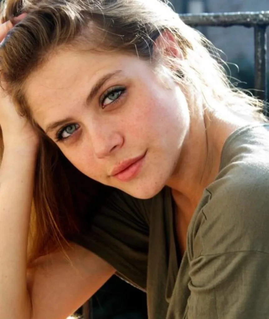 Olivia Luccardi - Biography