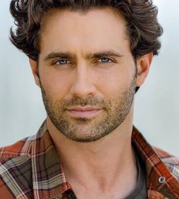 Jonathan Stoddard Biography: Age, Net Worth, Height, Parents, Movies, Ethnicity, Awards