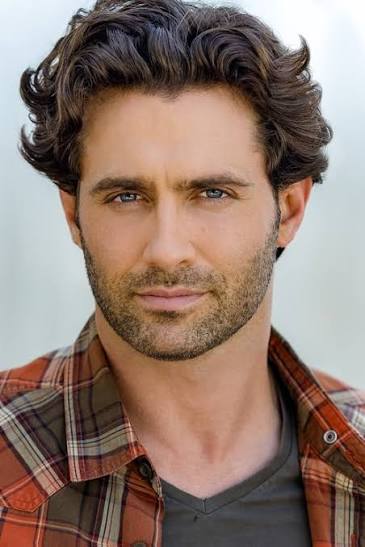 Jonathan Stoddard Biography: Age, Net Worth, Height, Parents, Movies, Ethnicity, Awards