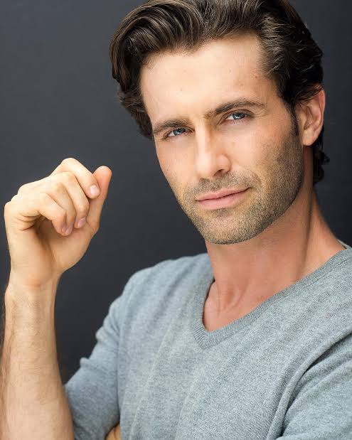Jonathan Stoddard - Biography