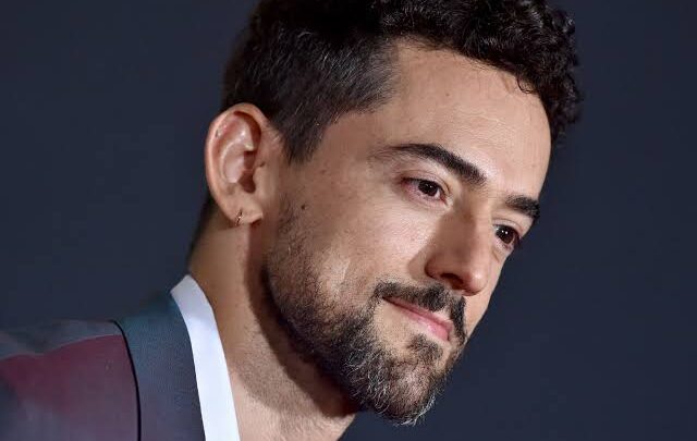Luis Gerardo Méndez Biography: Height, Net Worth, Partner, TV Shows, Age, Movies, Awards, Nationality