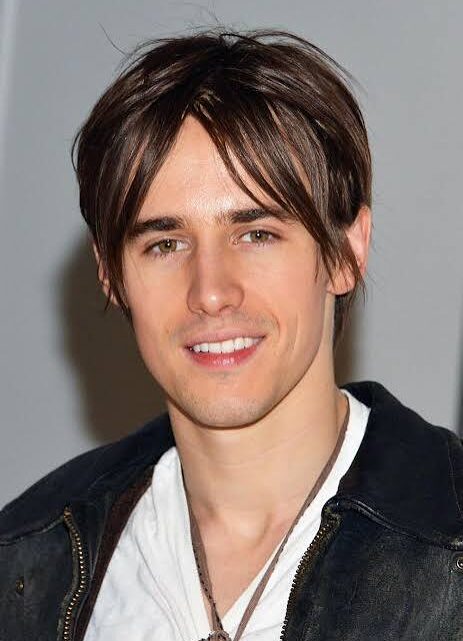 Reeve Jefferson Carney Biography: Net Worth, Wife, Songs, Height, Age, Awards, Movies, Instagram