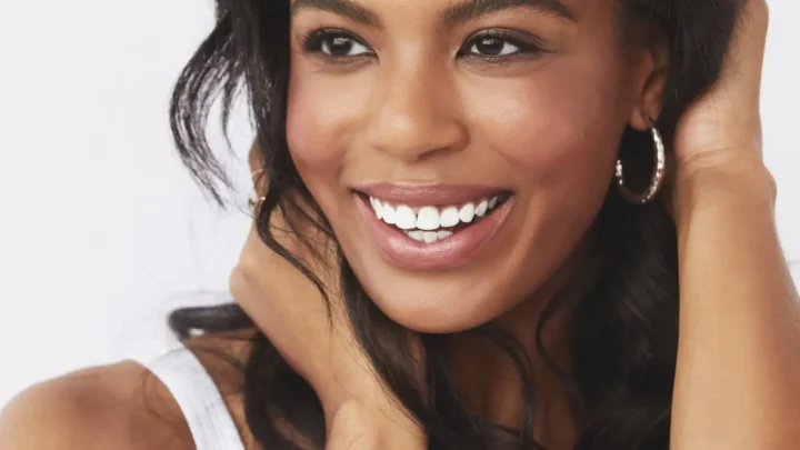 Britt Stewart Biography: Husband, Age, Height, Net Worth, Parents, TV Shows, Career