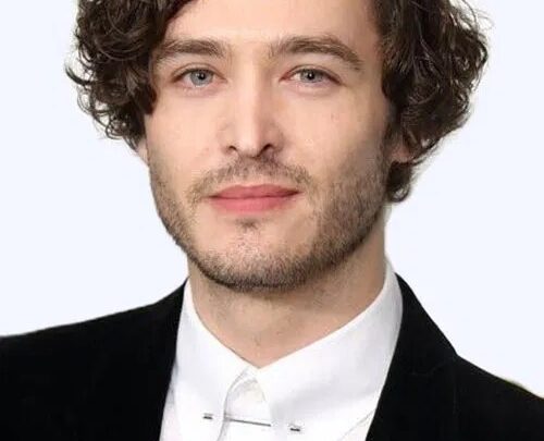 Alexander Vlahos Biography: Height, Wife, Age, Net Worth, Ethnicity, Movies, Parents