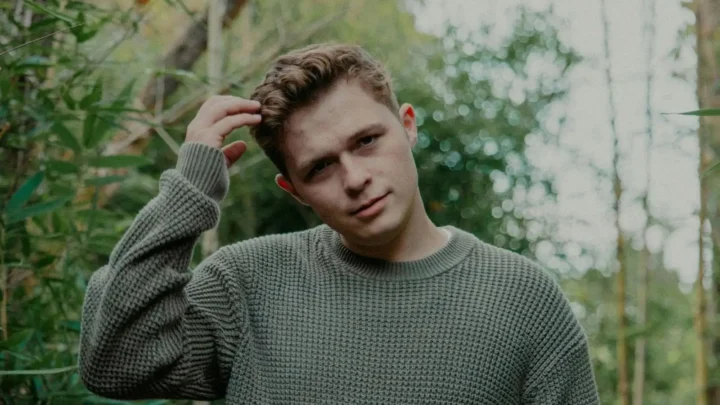 Josiah Queen Biography: Wife, Age, Height, Net Worth, Songs, Albums, Parents