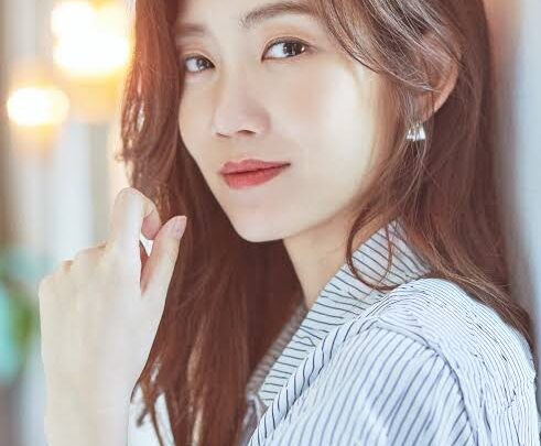 Shin Hyun-been Biography: Age, Height, Net Worth, Parents, Movies & TV Shows, Awards