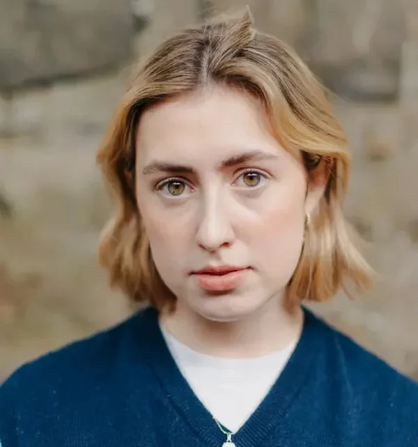 Katie Gregson-MacLeod Bio: Age, Height, Net Worth, Songs, Parents, Career, Instagram, Education