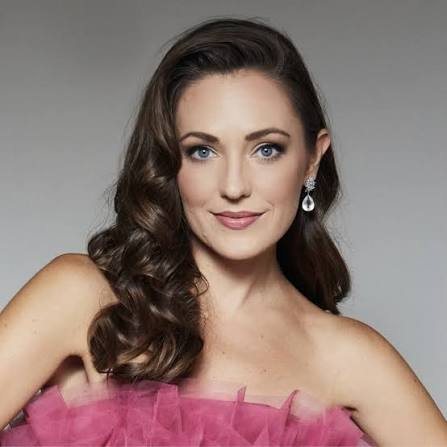 Laura Osnes Biography: Husband, Age, Height, Net Worth, Parents, YouTube, Instagram, Broadway Shows