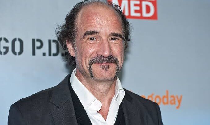 Elias Koteas Biography: Ex-Girlfriend, Age, Height, Net Worth, Parents, Movies & TV Shows