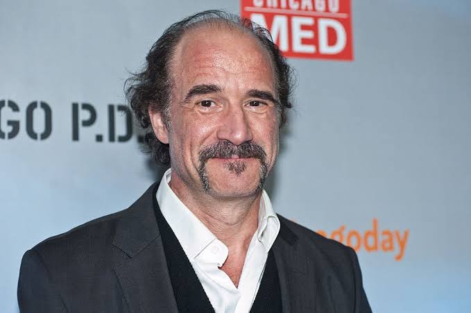 Elias Koteas Biography: Ex-Girlfriend, Age, Height, Net Worth, Parents, Movies & TV Shows