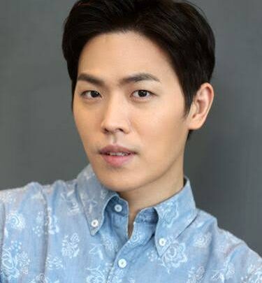 Lee Dong-ha Biography: Net Worth, Wife, Age, Movies, Ethnicity, Religion, Awards, Height, Parents