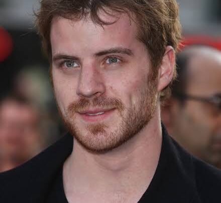 Robert Kazinsky Biography: Girlfriend, Age, Height, Net Worth, Movies, Ethnicity, Awards