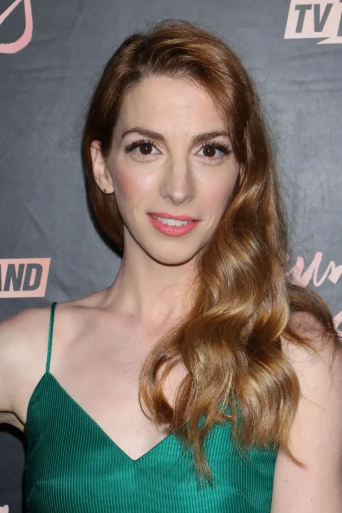Molly Bernard - Biography