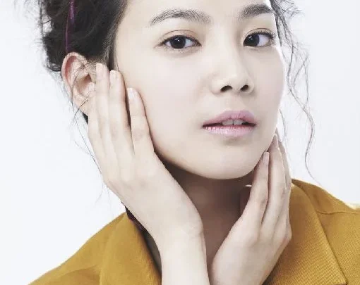 Yoon Seung-Ah Bio: Husband, Age, Net Worth, Height, Instagram, Awards, Movies, Religion