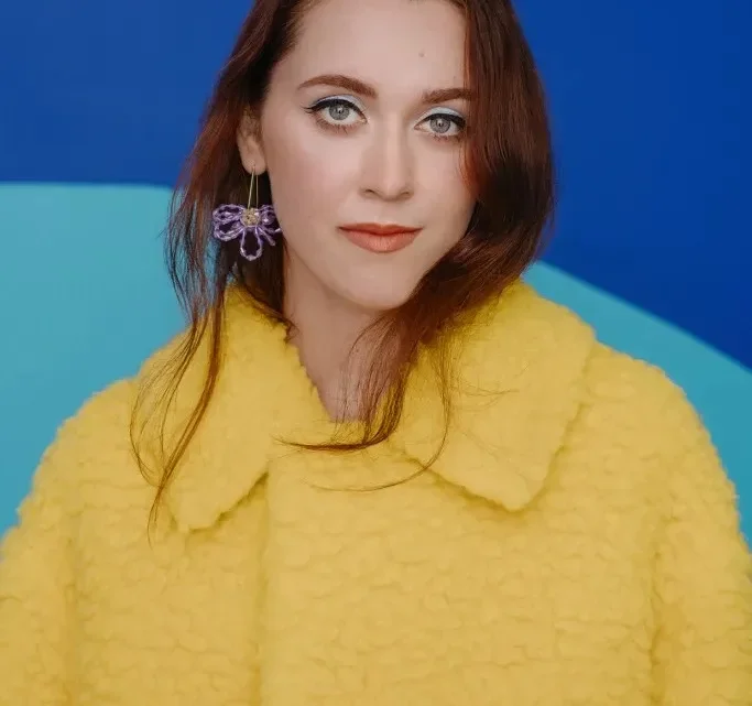 Em Beihold Bio: Age, Height, Net Worth, Songs, Albums, Parents, Career, Education