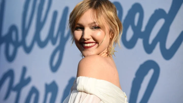 Grace VanderWaal Biography: Boyfriend, Age, Kids, Height, Net Worth, Parents, Movies & Songs