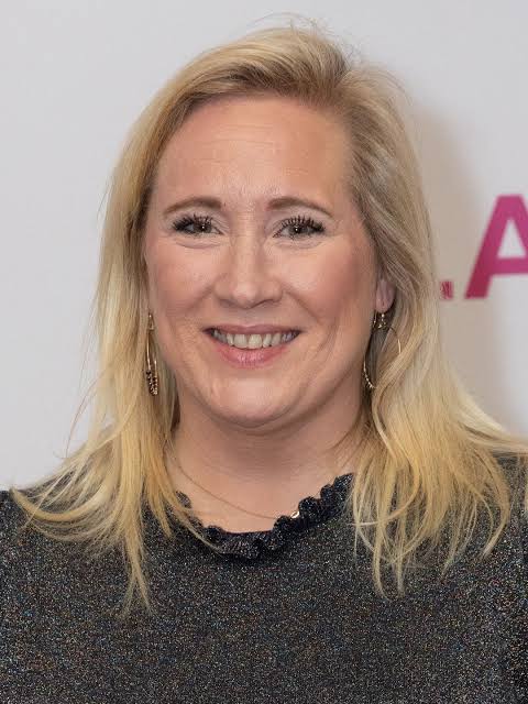 Martha Howe-Douglas Biography: Twitter, Age, Height, Net Worth, Husband, TV Shows, Instagram, Books, Movies