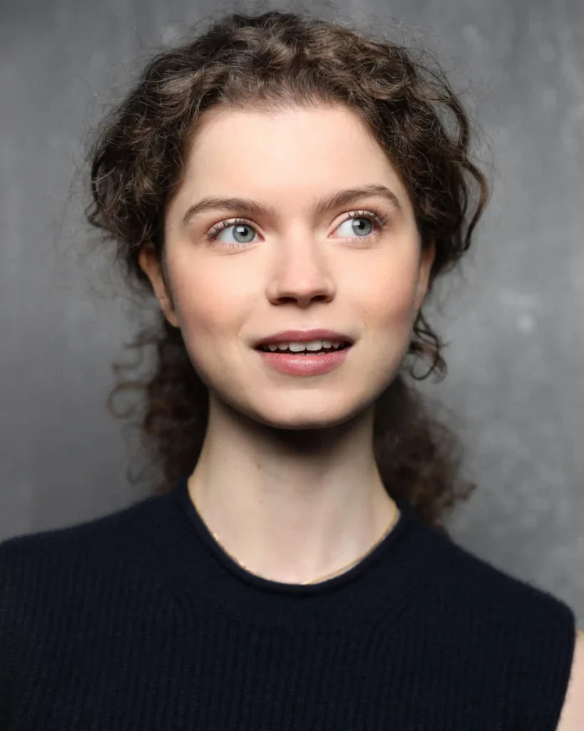 Cara Bossom - Biography
