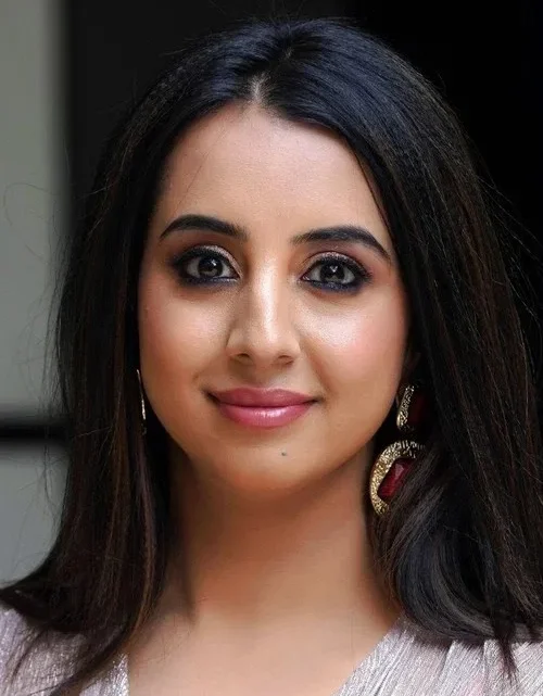 Sanjjanaa Galrani Biography: Husband, Age, Kids, Height, Net Worth, Parents, Movies, Sister