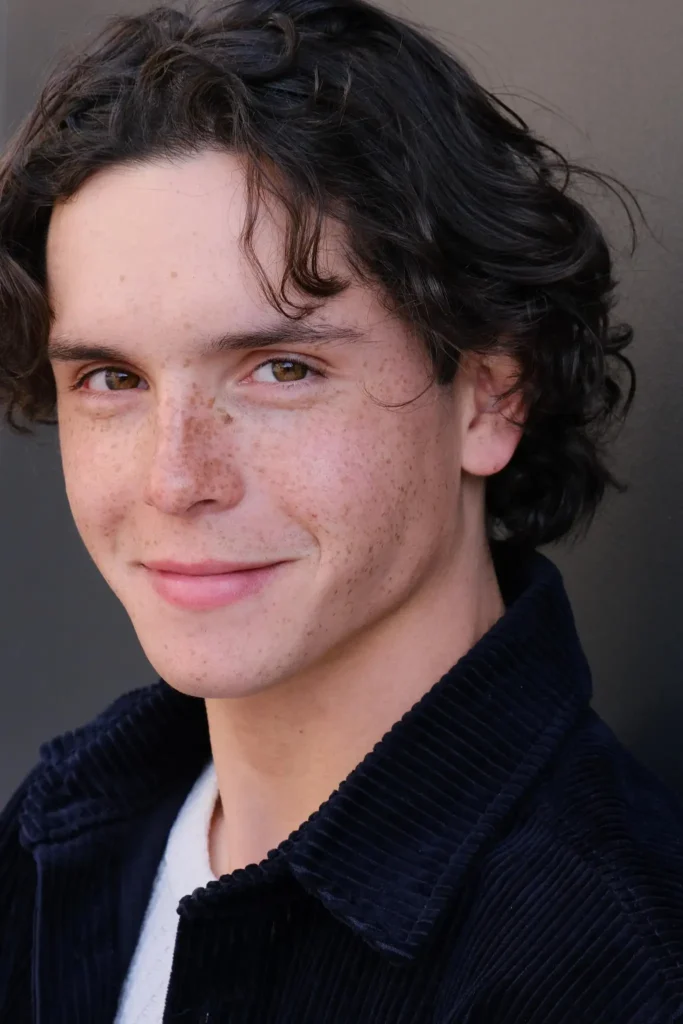 Noah Lomax - Biography