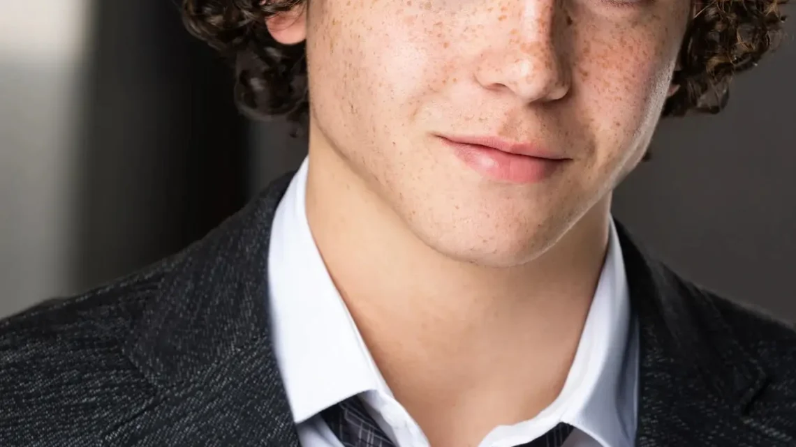 Noah Lomax Biography: Age, Height, Net Worth, Parents, Movies & TV Shows, Sister