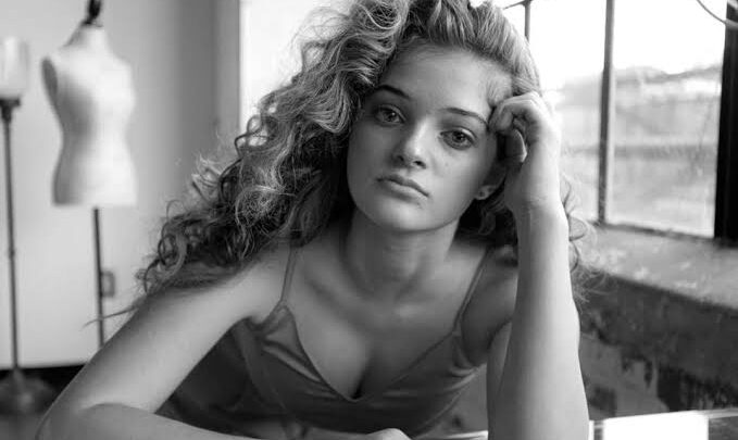 Erika Bierman Biography: Books, Age, Height, Net Worth, Boyfriend, Movies, Instagram, Awards, Nationality
