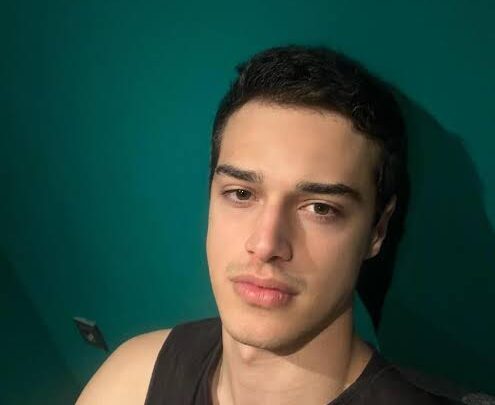 Kaan Miraç Sezen Biography: Instagram, Fiancèe, Age, Height, Net Worth, TV Shows, Movies, Ethnicity