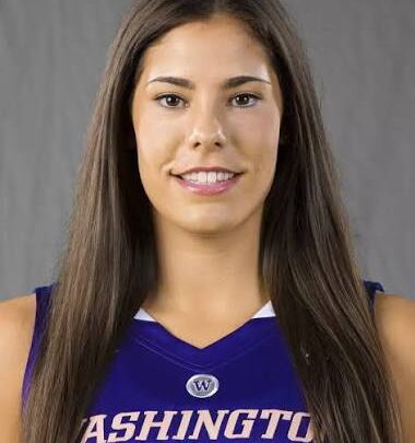 Kelsey Plum Biography: Height, Net Worth, Olympic Medals, Parents, Age, Ethnicity, Awards, Boyfriend