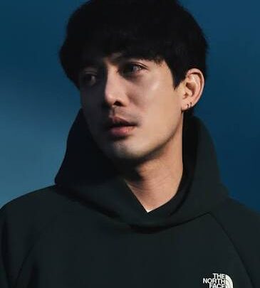 Max Jenmana Biography: Girlfriend, Net Worth, Height, Ethnicity, Movies, Religion, Awards, Age, Parents