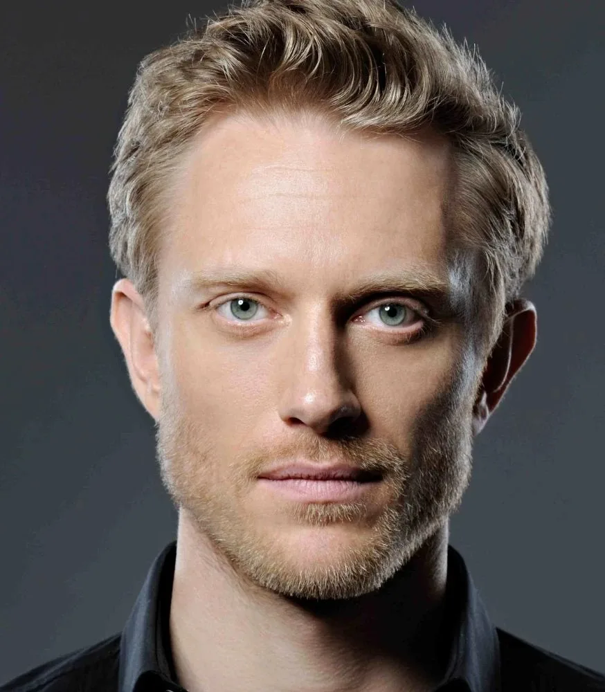Neil Jackson - Biography
