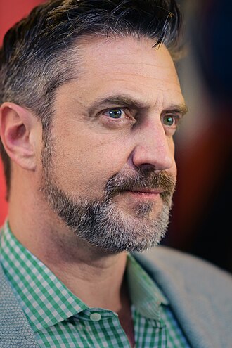 Raúl Esparza - Biography