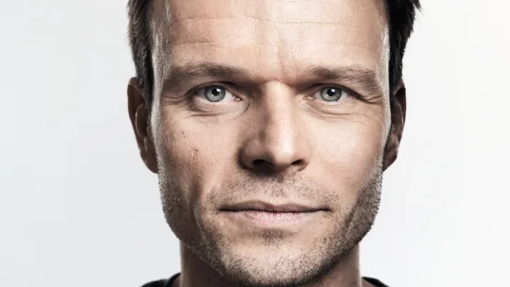 Alec Newman Biography: Net Worth, Movies, Wife, Age, Height, Awards, Parents, Instagram