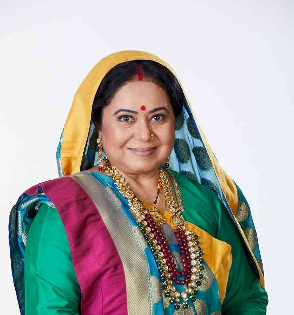 Neelu Vaghela - Biography