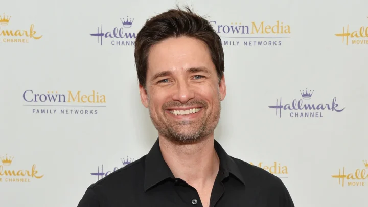 Warren Christie Biography: Awards, Ethnicity, Wife, Age, Height, Net Worth, Kids, Movies