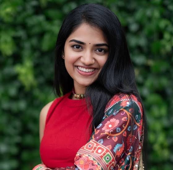 Malavika Manoj - Biography