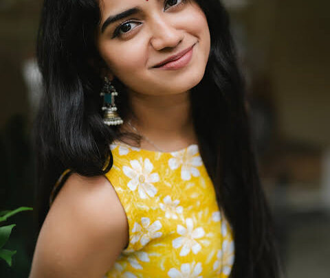 Malavika Manoj Biography: Age, Height, Parents, Net Worth, Movies, Boyfriend, Instagram