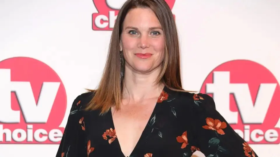 Liz White - Biography