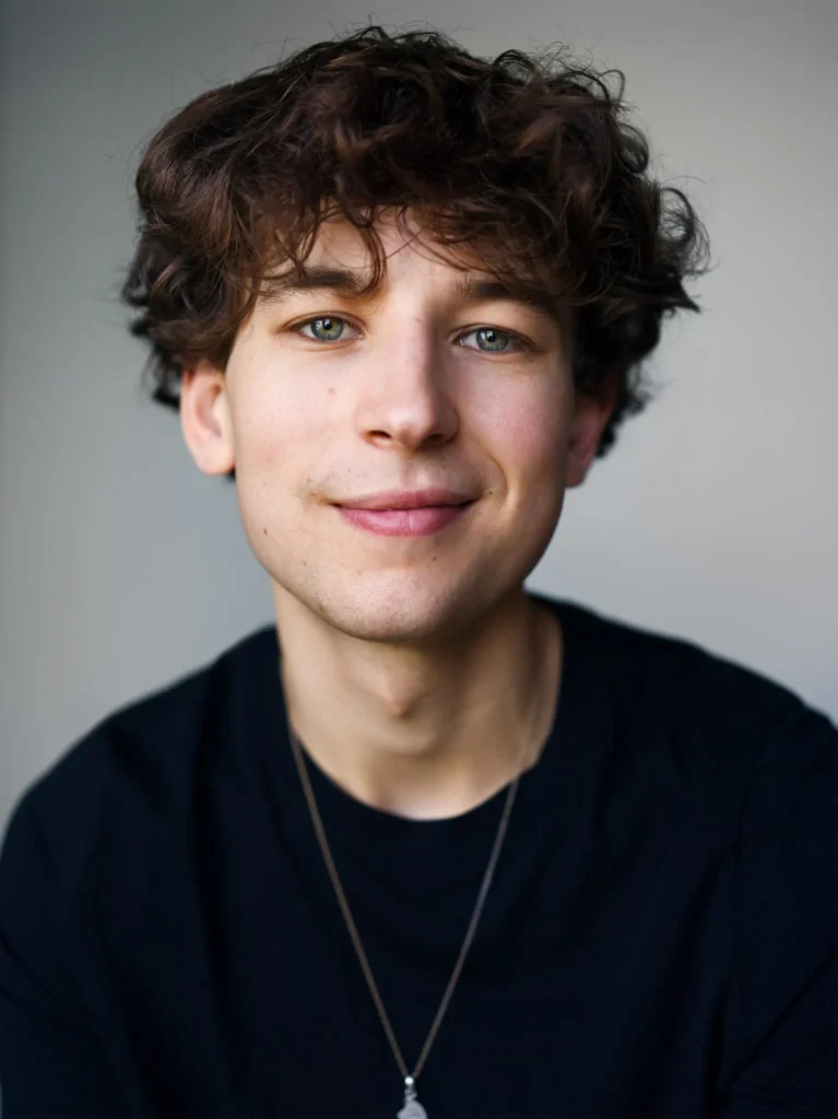 Cassius Hackforth - Biography
