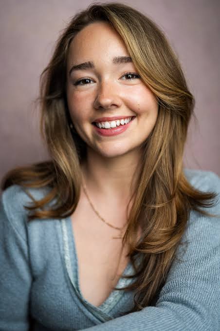 Holly Taylor - Biography