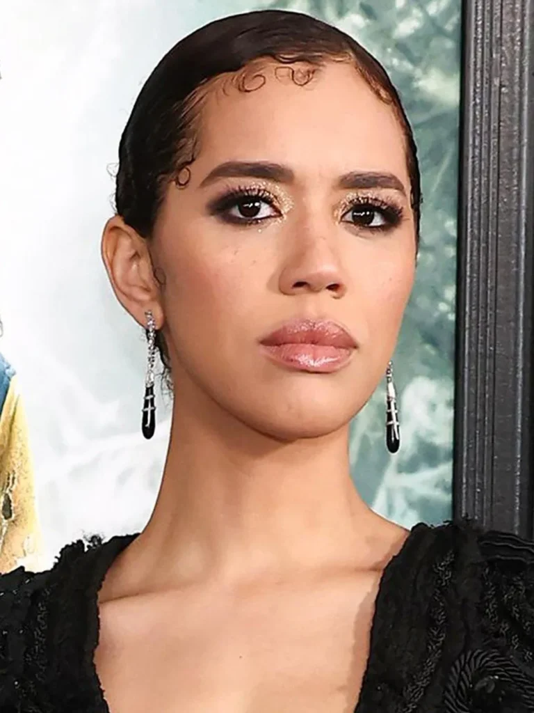 Jasmin Savoy Brown - Biography