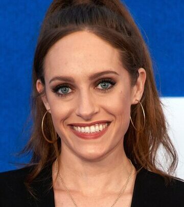 Carly Chaikin Biography: Age, Height, Parents, Siblings, Net Worth, Movies & TV Shows, Husband