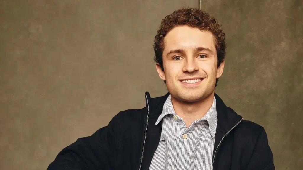 Sean Giambrone - Biography
