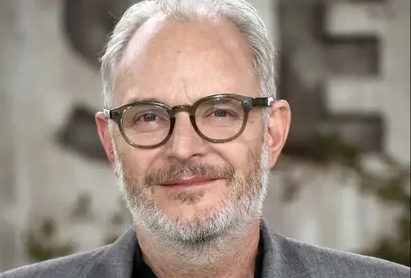 Francis Lawrence Biography: Age, TV Shows, Parents, Net Worth, Movies, Height, Wife, Grammy Award, Nationality