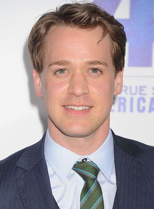 T.R. Knight - Biography
