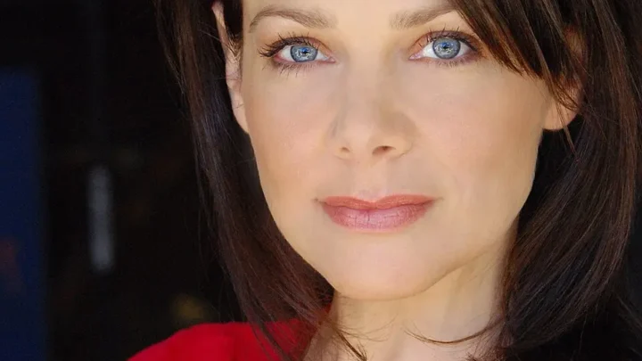 Meredith Salenger Biography: Net Worth, Husband, Age, Height, Children, Wiki, Movies, Instagram