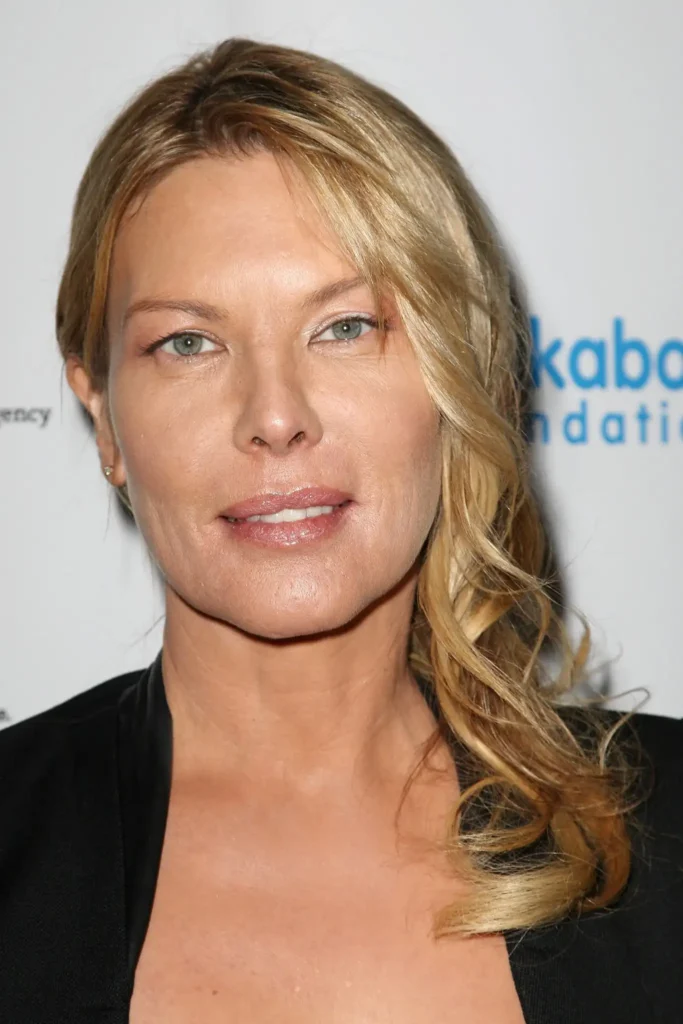 Deborah Kara Unger - Biography
