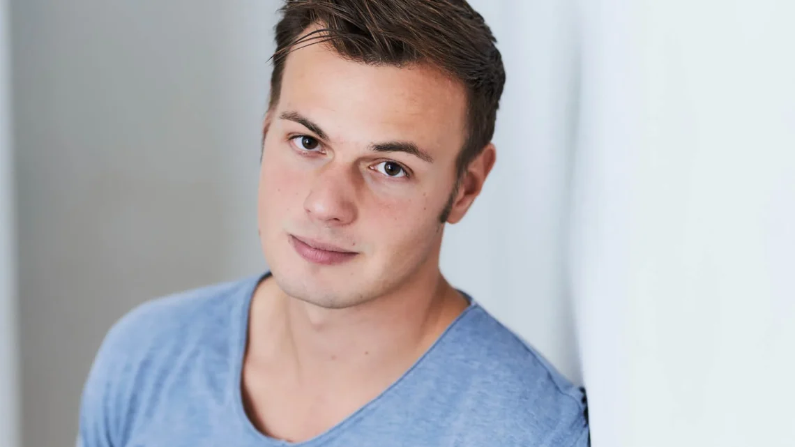 Leonard Hohm Biography: Age, Net Worth, Movies & TV Shows, Voice, Career, Wife
