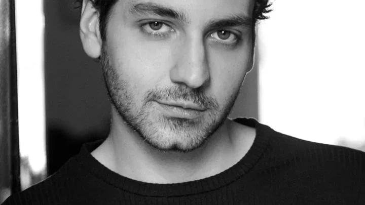 Ehren Kassam Biography: Instagram, Age, Partner, Parents, Net Worth, Height, Ethnicity, Books