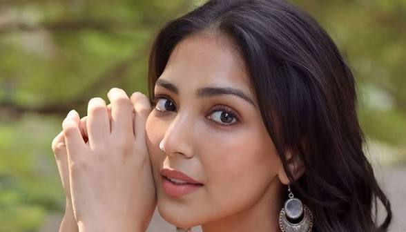 Yogita Bihani Biography: Partner, Parents, Movies, Age, Songs, Net Worth, Height, Instagram