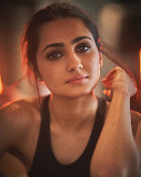 Vedika Pinto - Biography